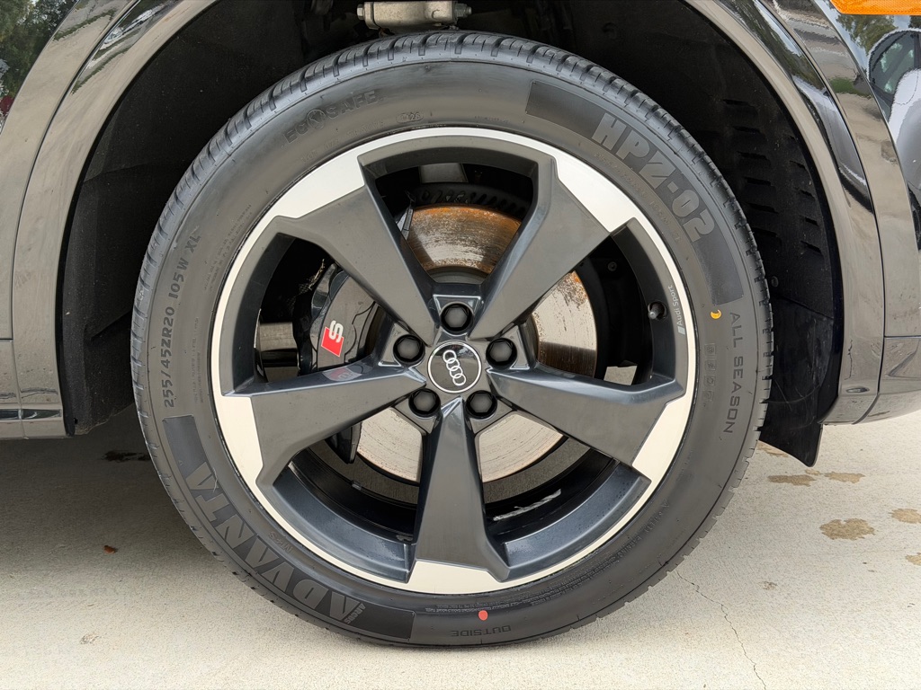 Photo 18 of this AUDI SQ5