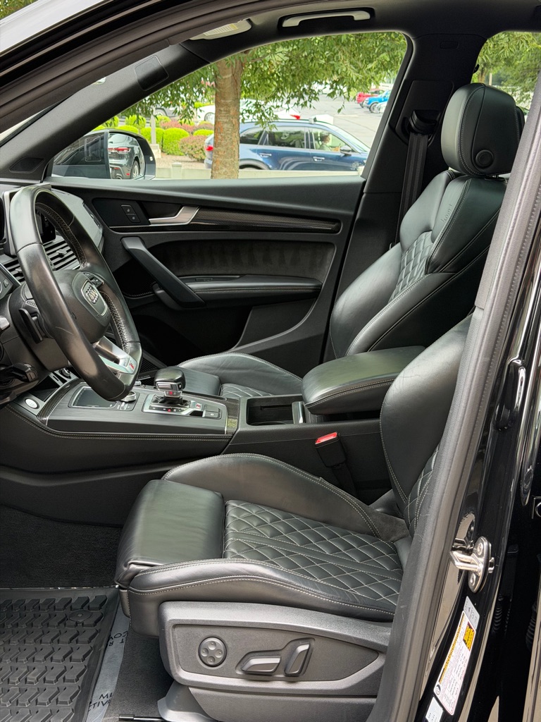 Photo 19 of this AUDI SQ5