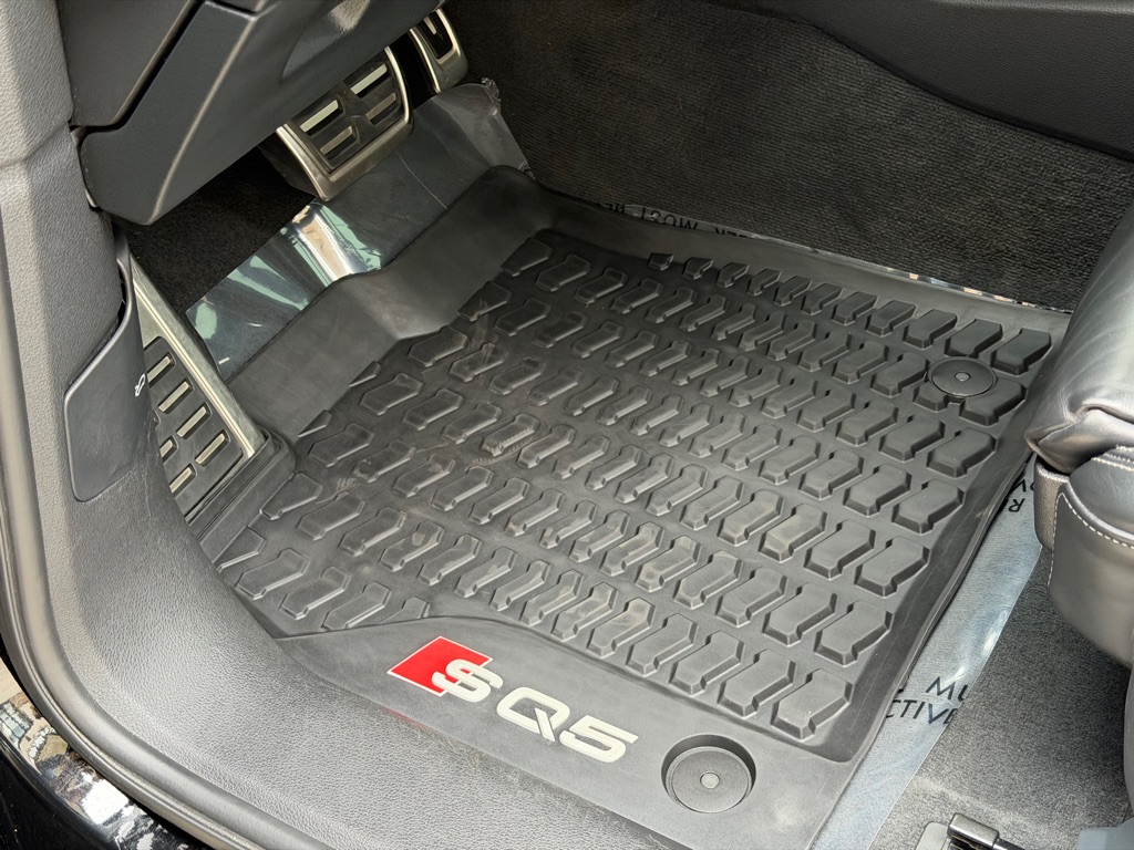 Photo 25 of this AUDI SQ5