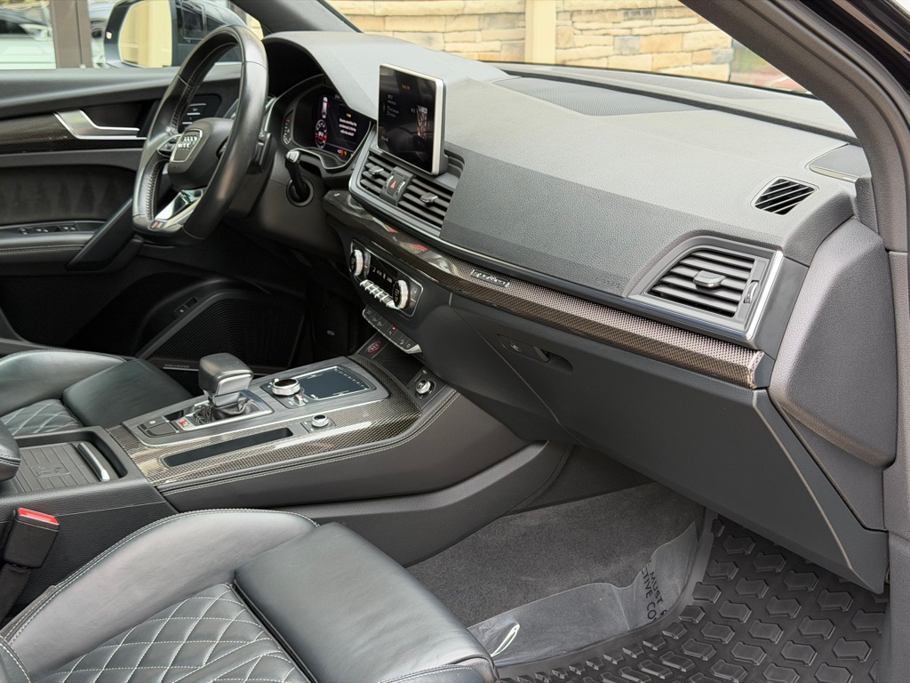Photo 60 of this AUDI SQ5