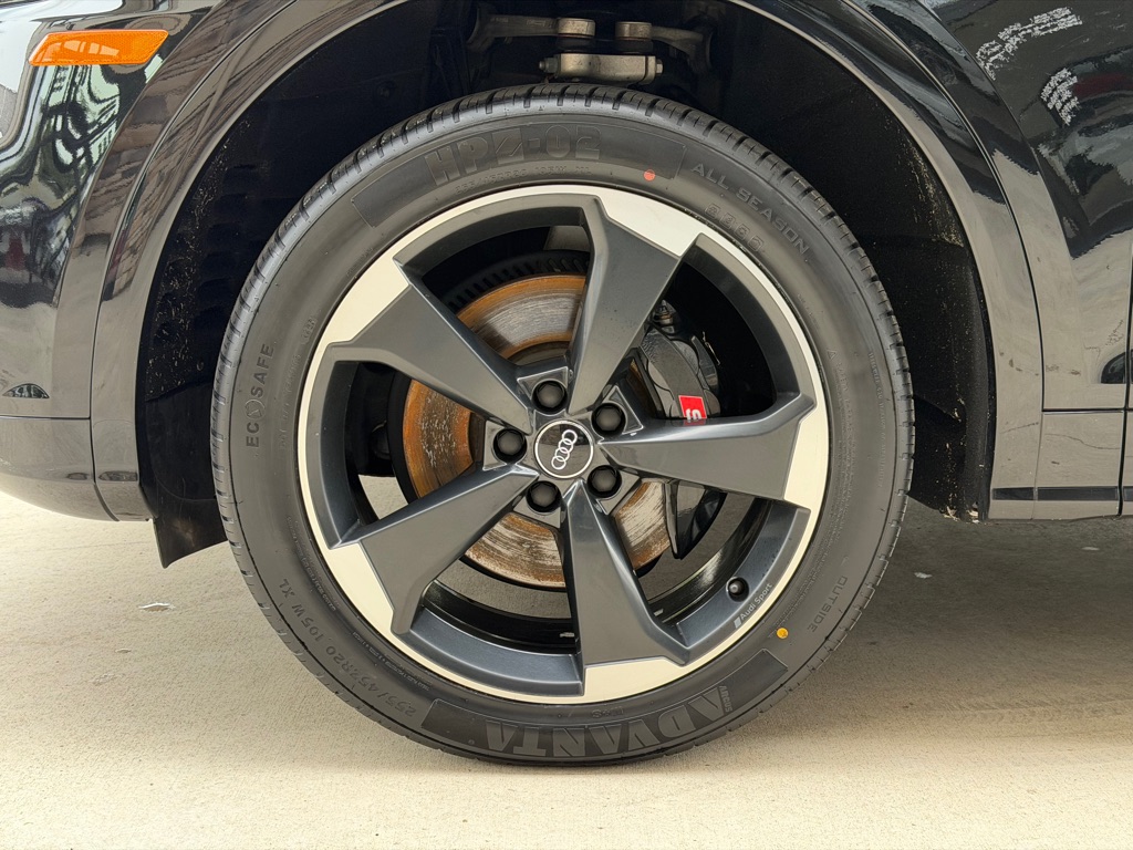 Photo 15 of this AUDI SQ5