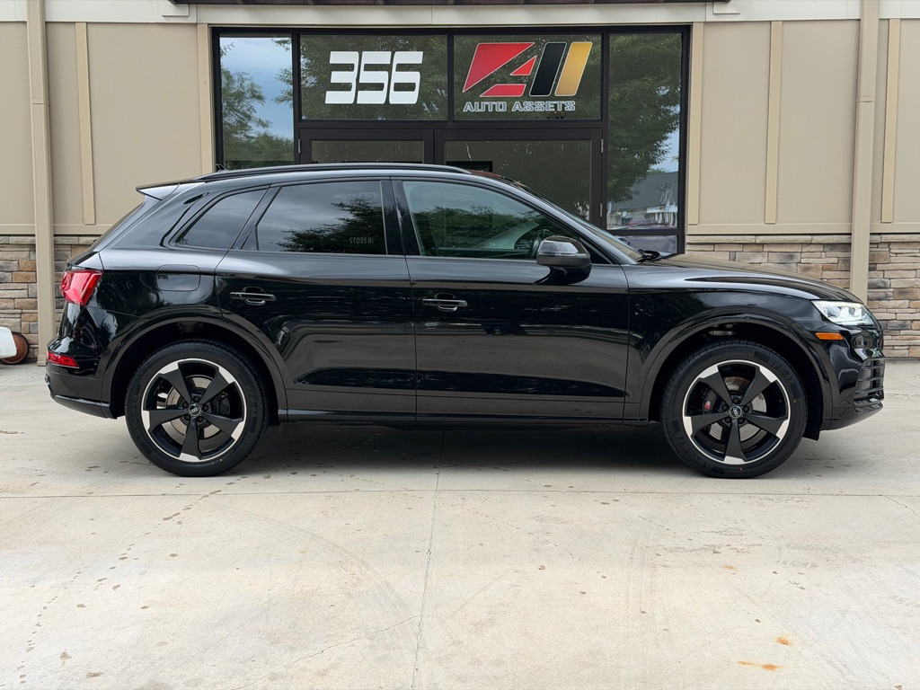 Photo 2 of this AUDI SQ5