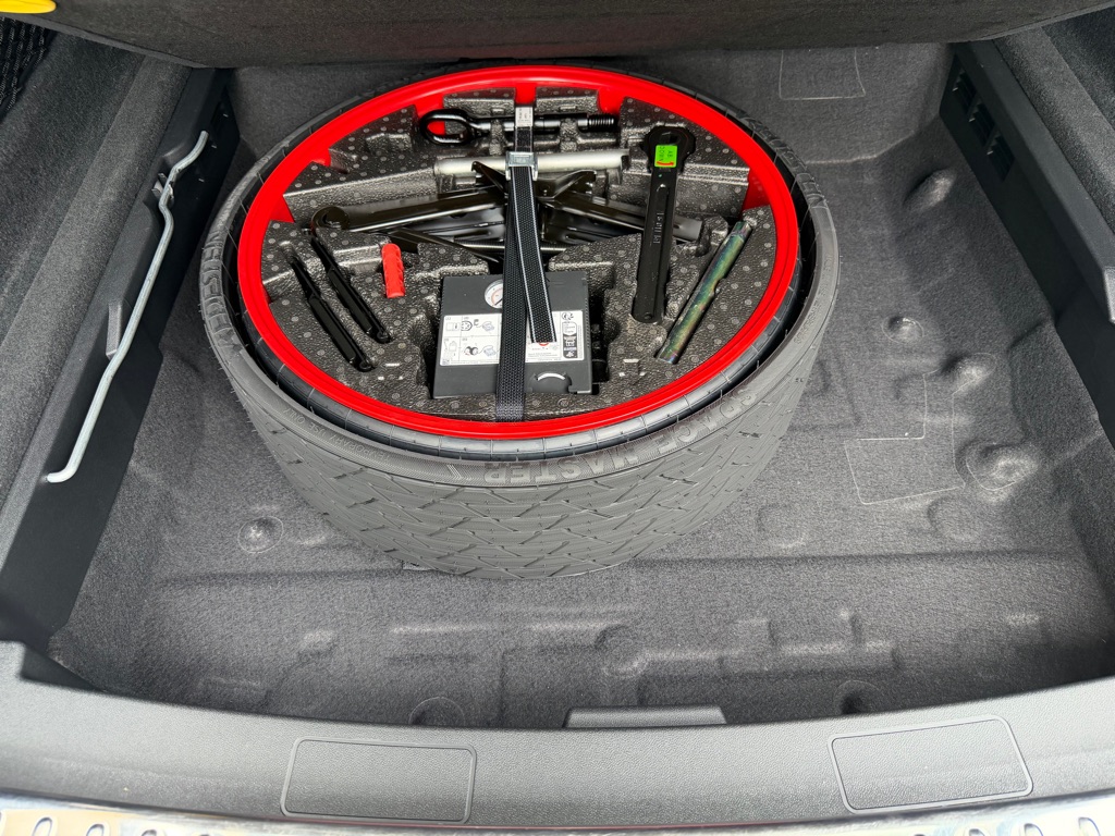 Photo 104 of this PORSCHE CAYENNE