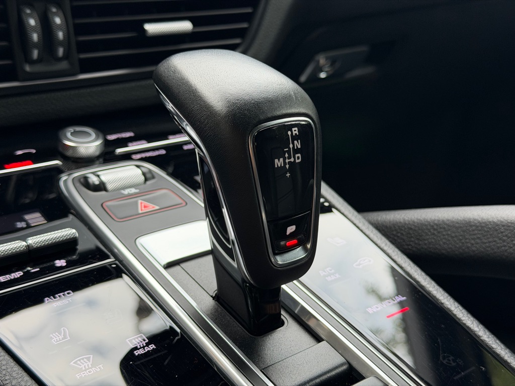 Photo 49 of this PORSCHE CAYENNE