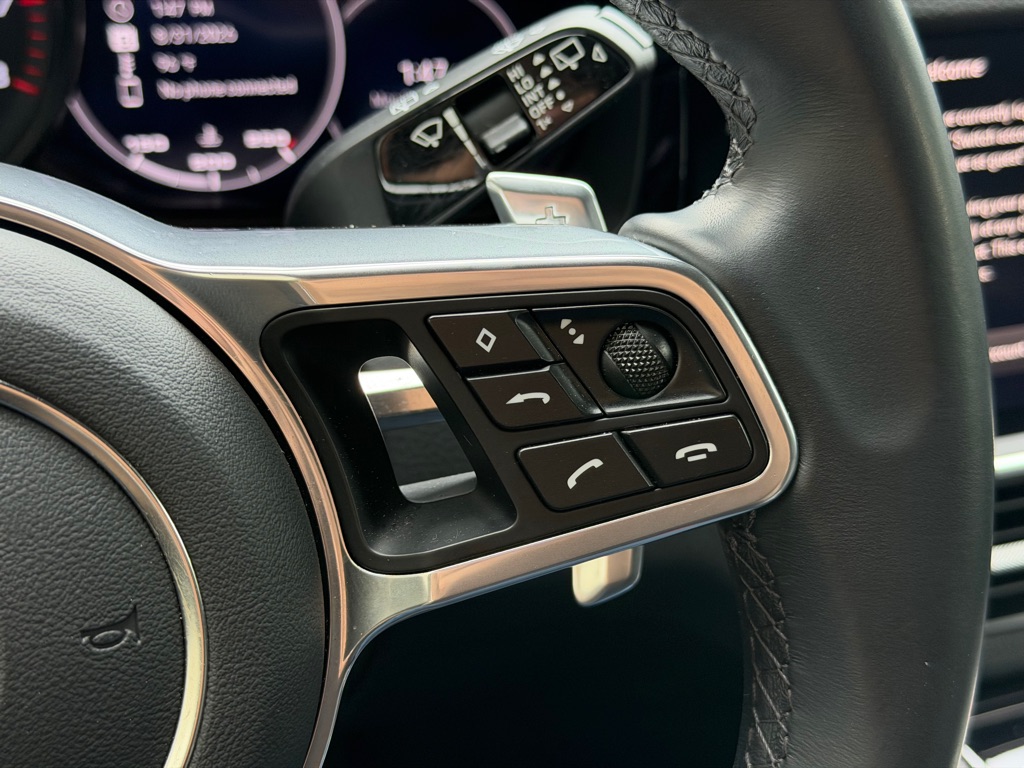 Photo 36 of this PORSCHE CAYENNE