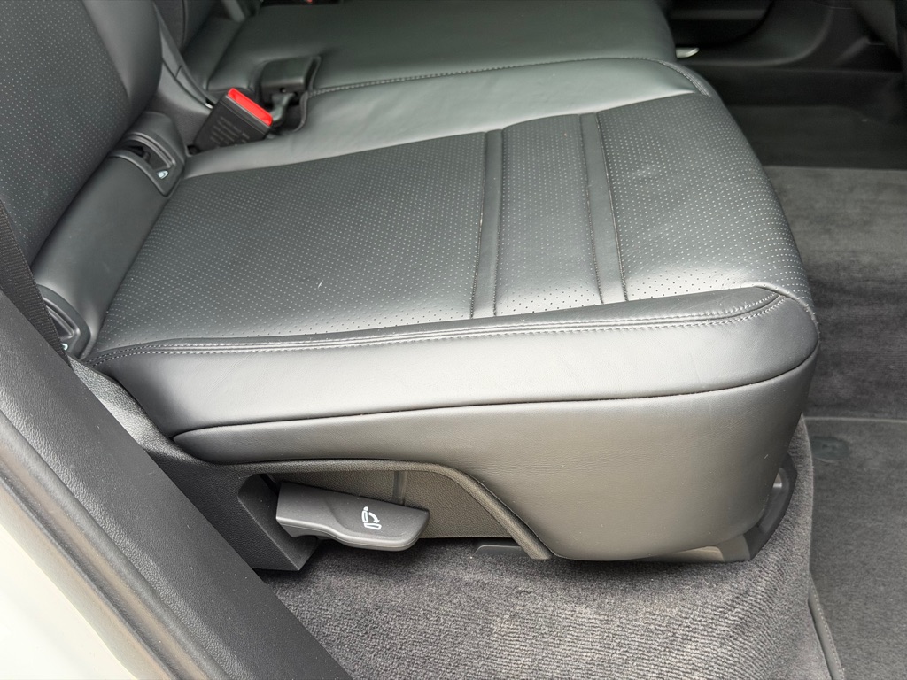Photo 84 of this PORSCHE CAYENNE
