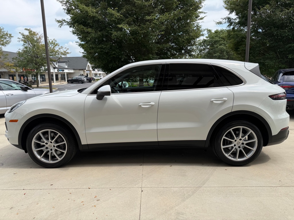 Photo 6 of this PORSCHE CAYENNE