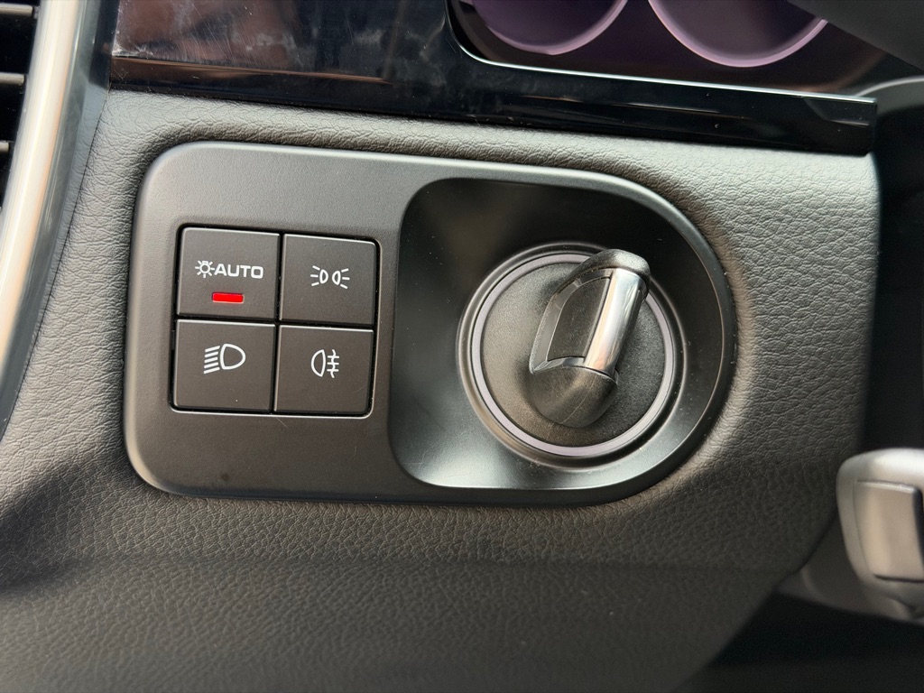 Photo 32 of this PORSCHE CAYENNE