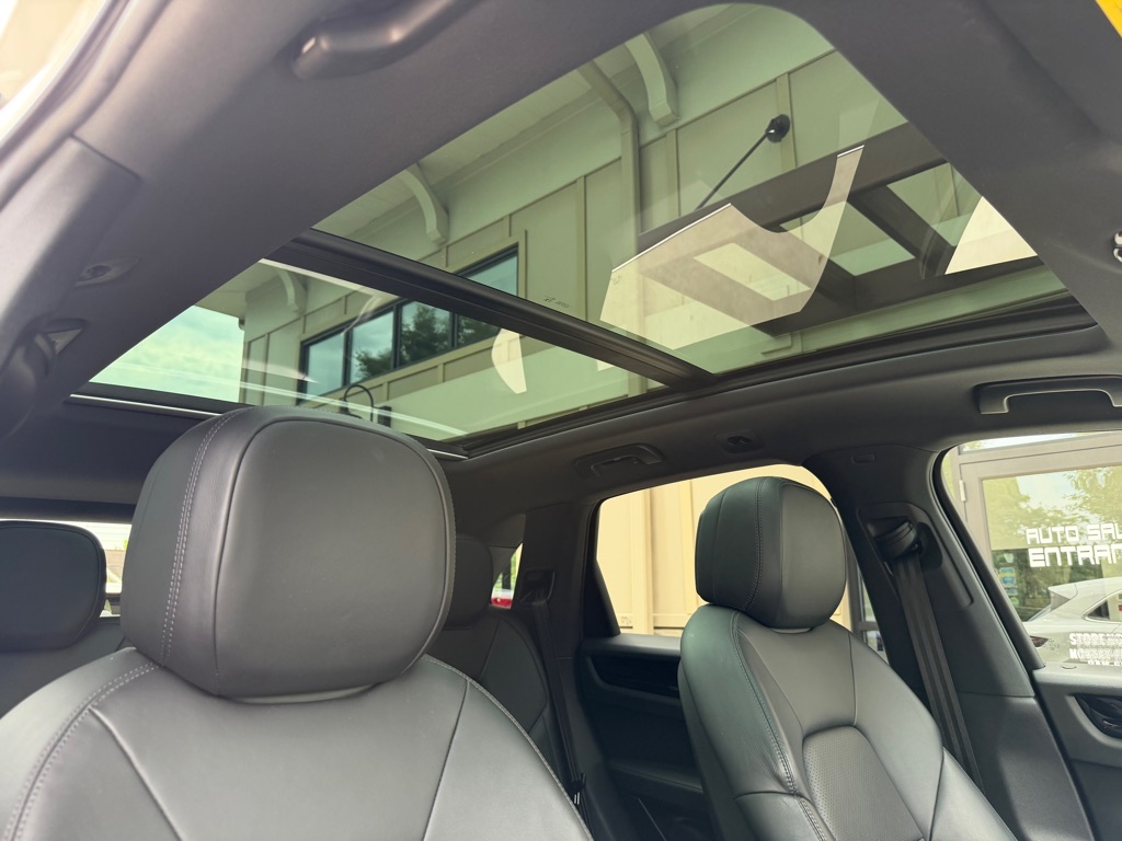 Photo 74 of this PORSCHE CAYENNE