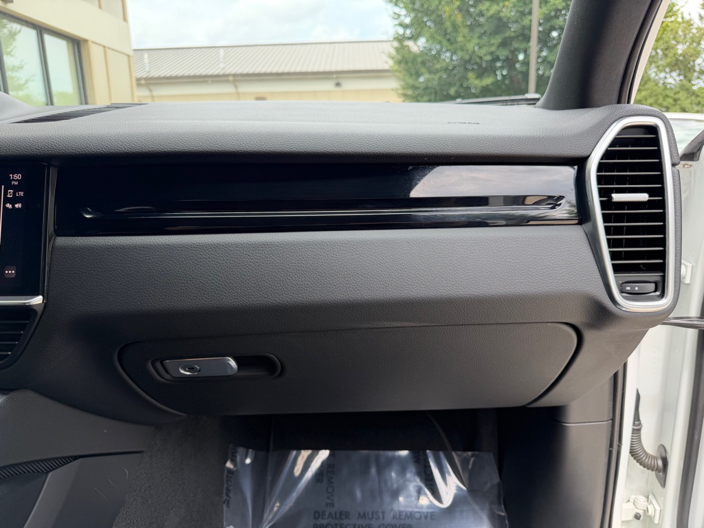 Photo 68 of this PORSCHE CAYENNE