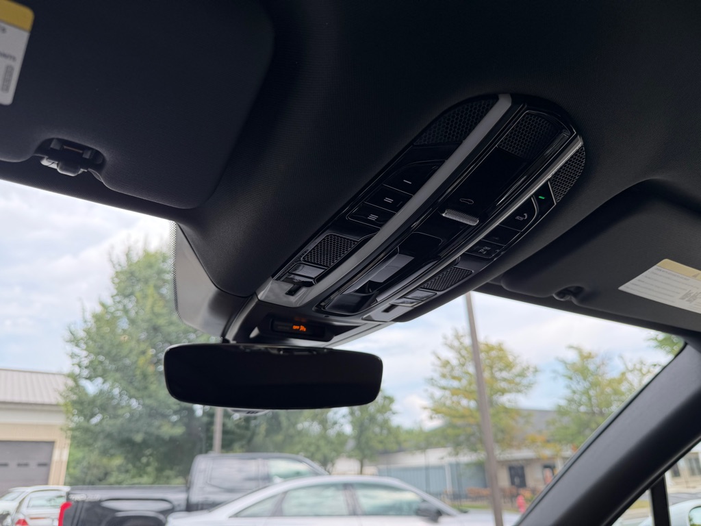 Photo 54 of this PORSCHE CAYENNE