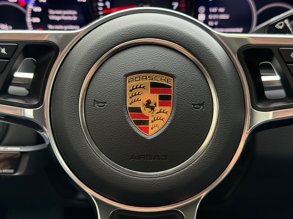 Photo 34 of this PORSCHE CAYENNE