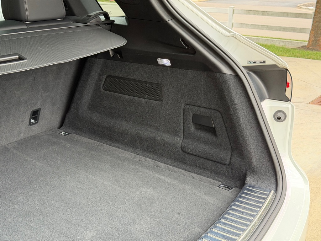 Photo 101 of this PORSCHE CAYENNE