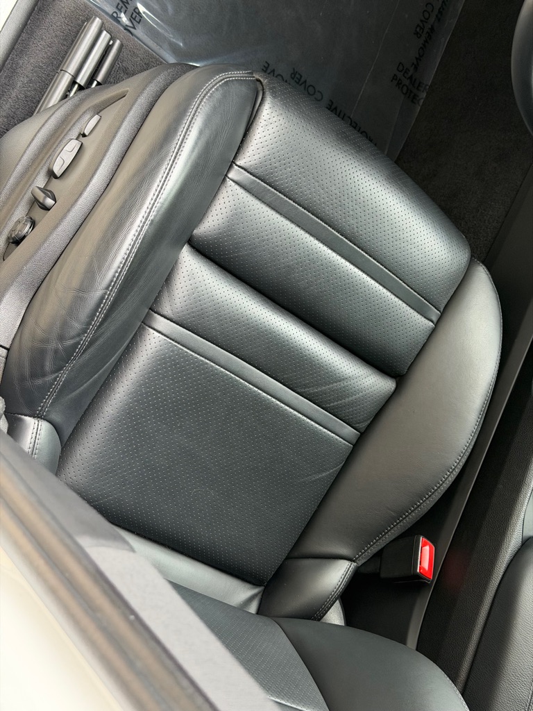 Photo 31 of this PORSCHE CAYENNE