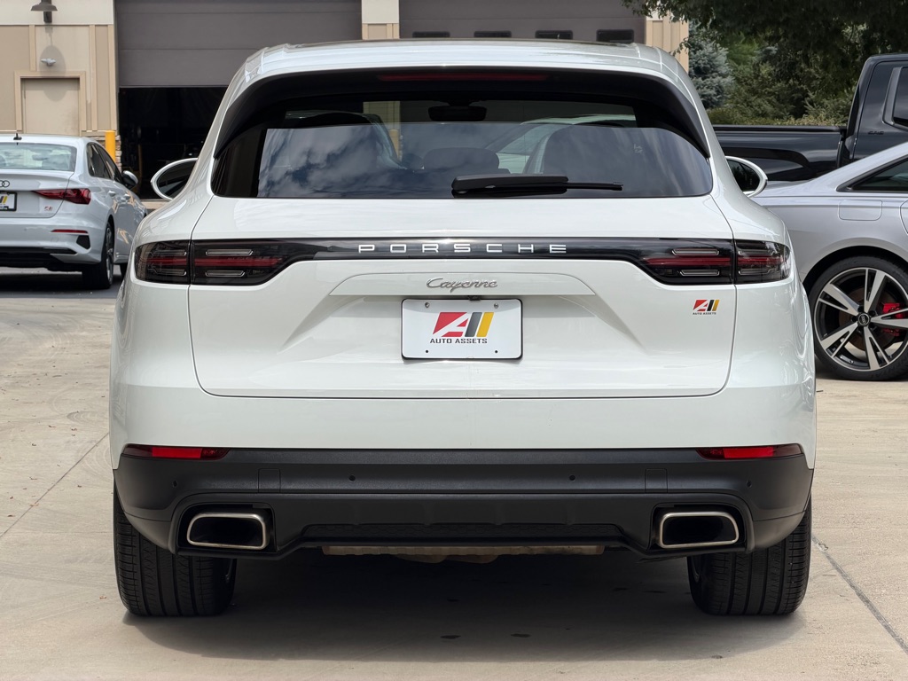 Photo 8 of this PORSCHE CAYENNE
