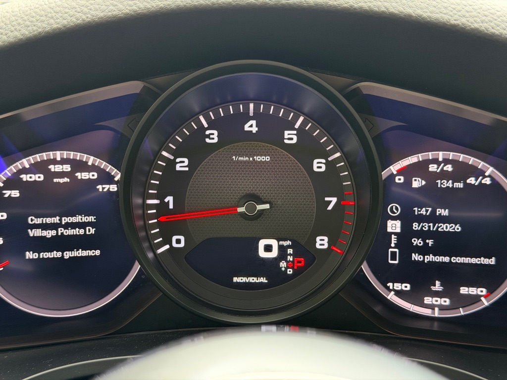 Photo 39 of this PORSCHE CAYENNE