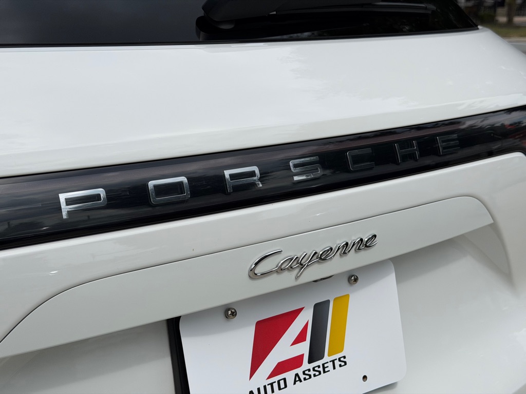 Photo 10 of this PORSCHE CAYENNE
