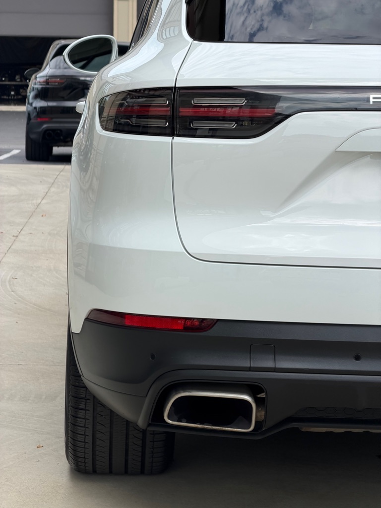 Photo 15 of this PORSCHE CAYENNE