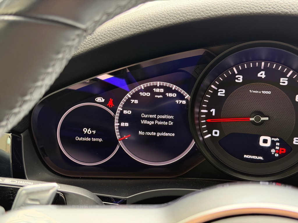 Photo 38 of this PORSCHE CAYENNE