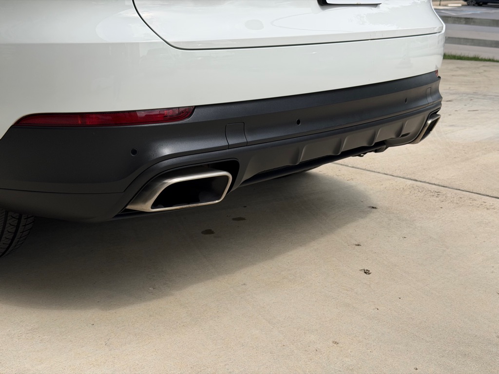 Photo 11 of this PORSCHE CAYENNE