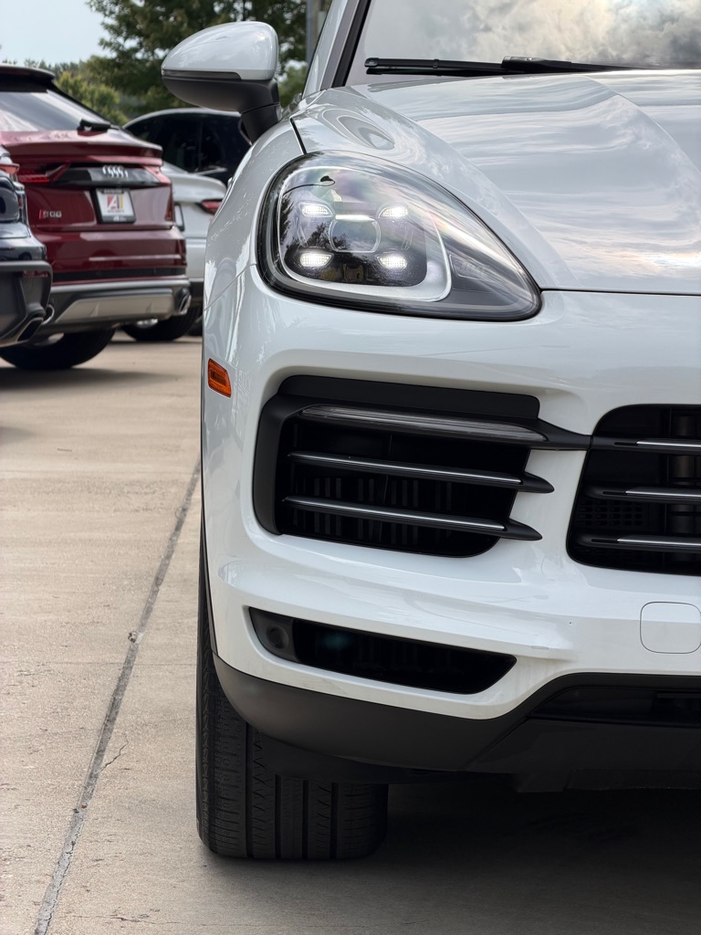 Photo 12 of this PORSCHE CAYENNE