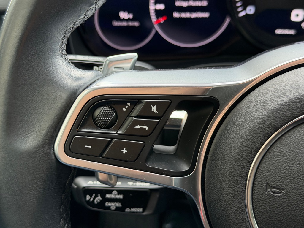 Photo 35 of this PORSCHE CAYENNE