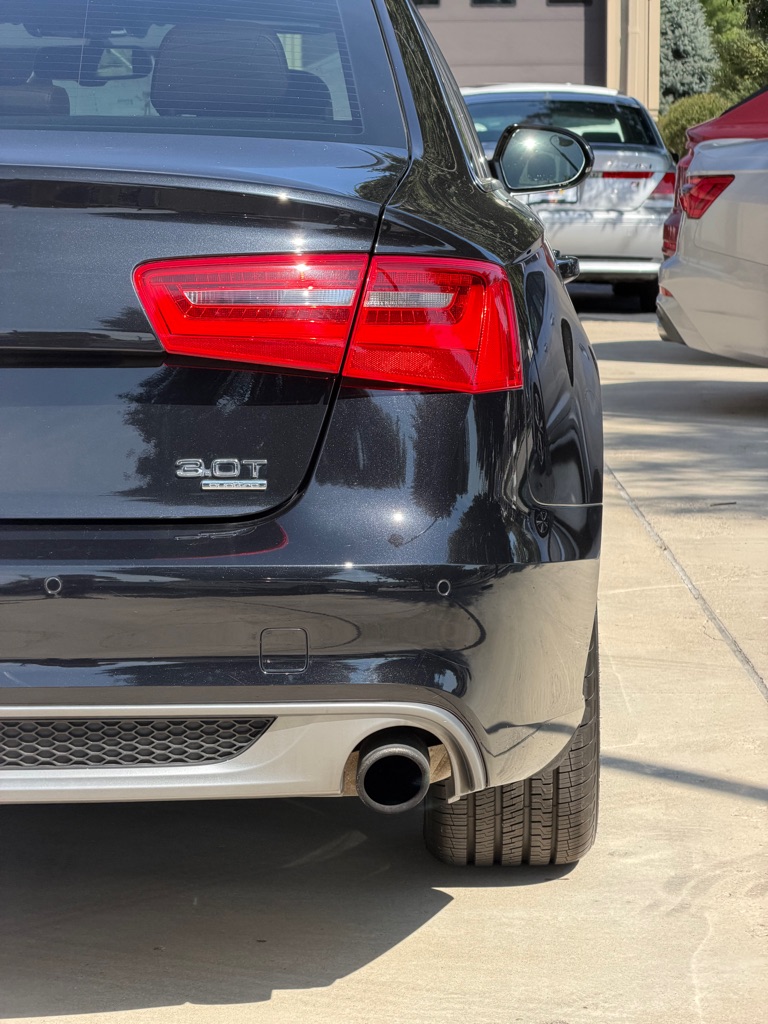 Photo 18 of this AUDI A6