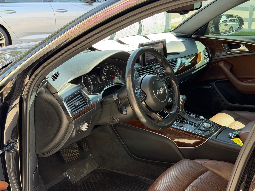 Photo 24 of this AUDI A6