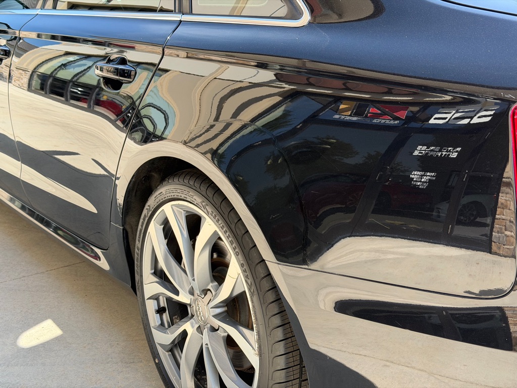 Photo 12 of this AUDI A6