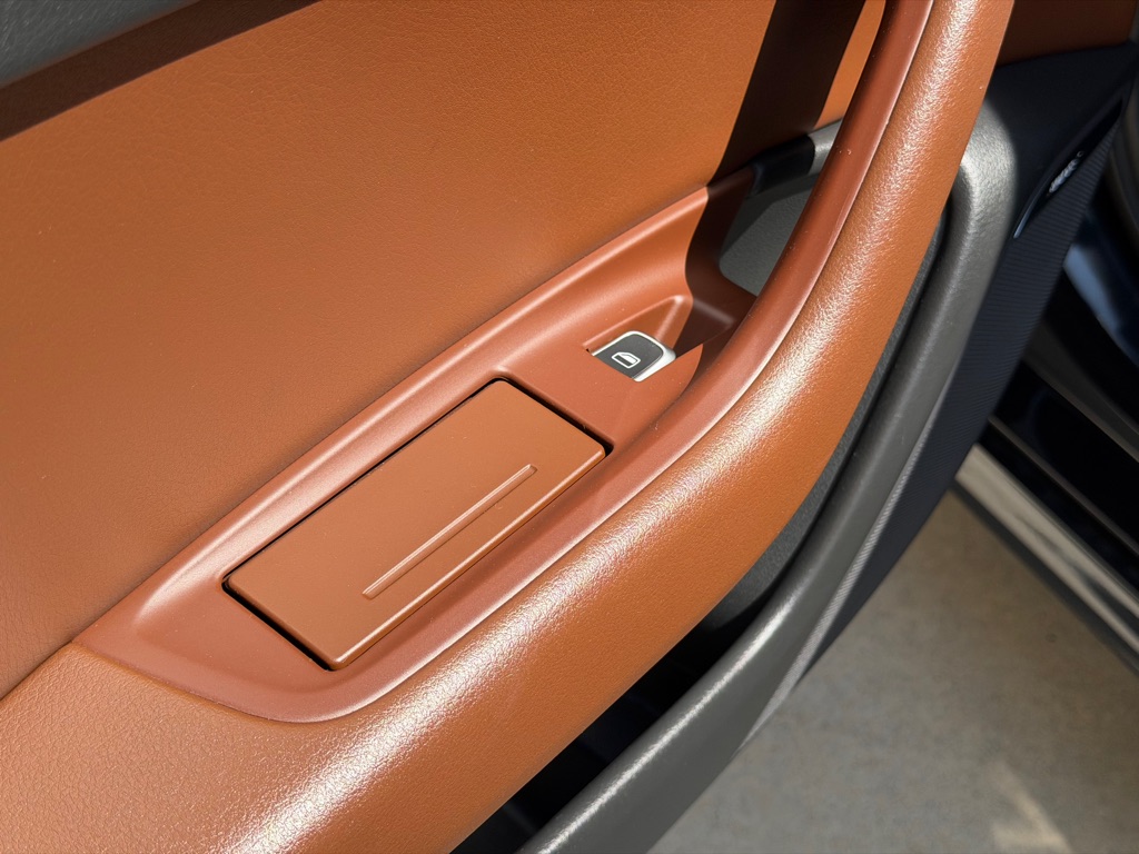 Photo 76 of this AUDI A6