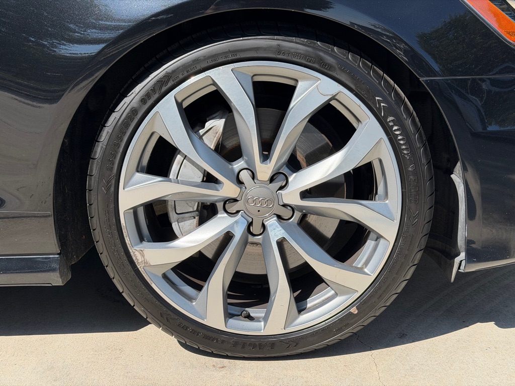 Photo 22 of this AUDI A6