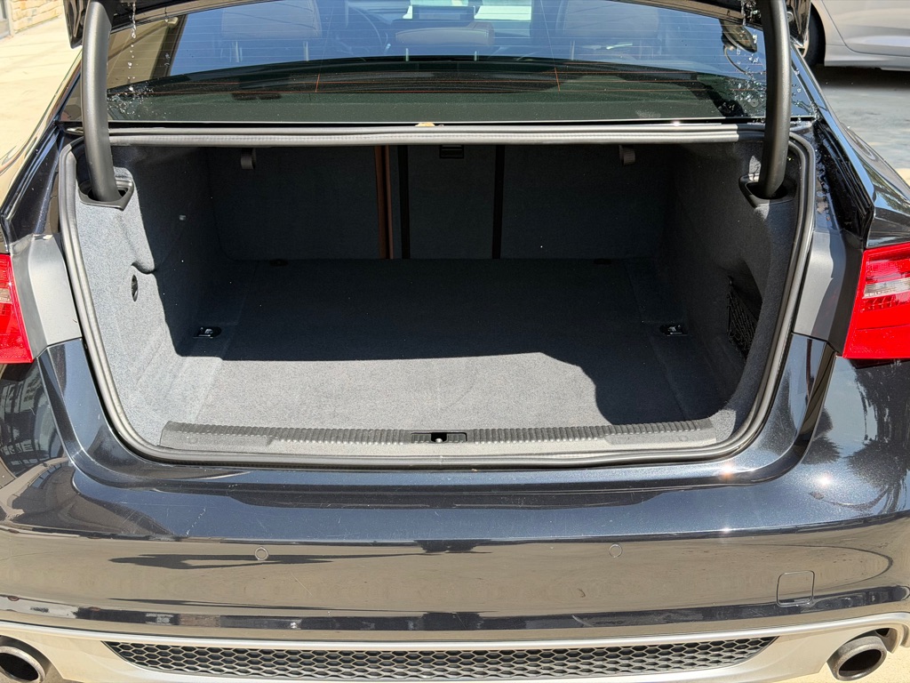 Photo 79 of this AUDI A6