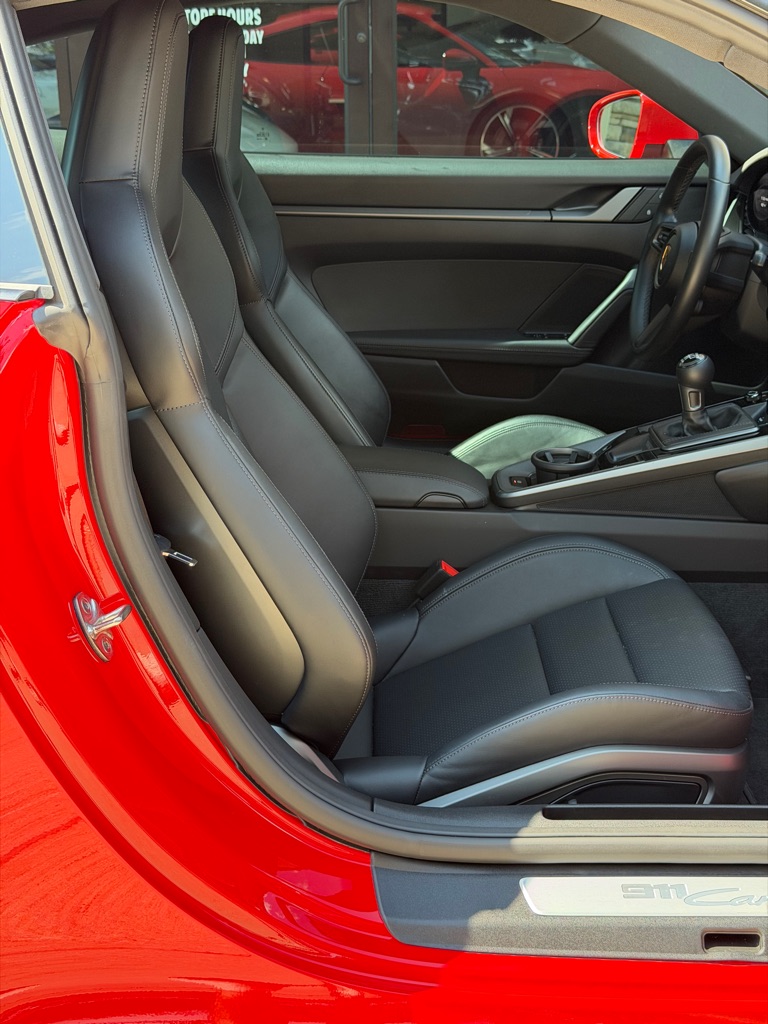 Photo 56 of this PORSCHE 911