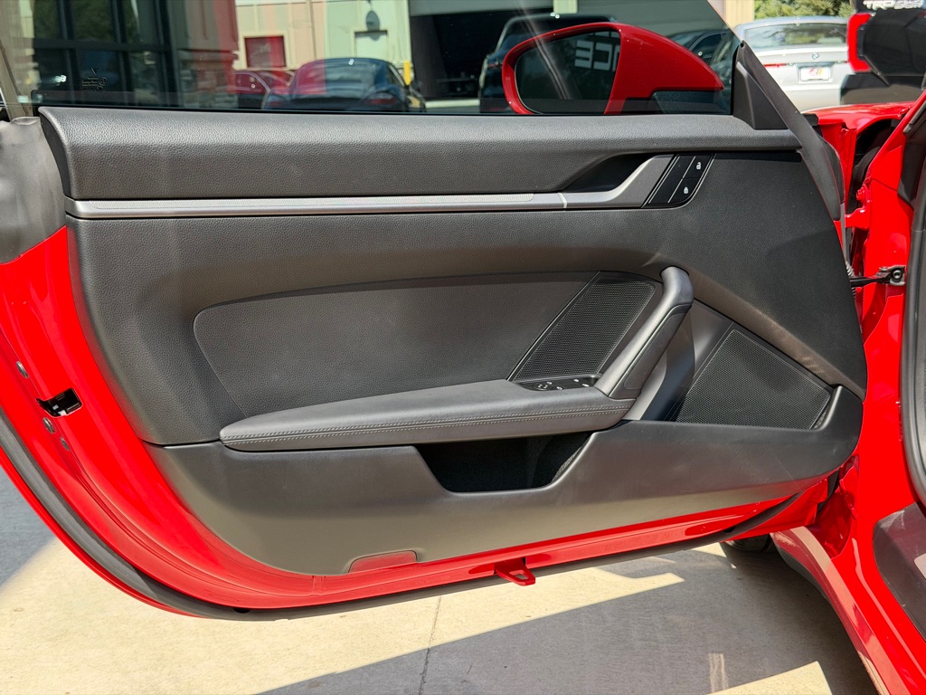 Photo 21 of this PORSCHE 911