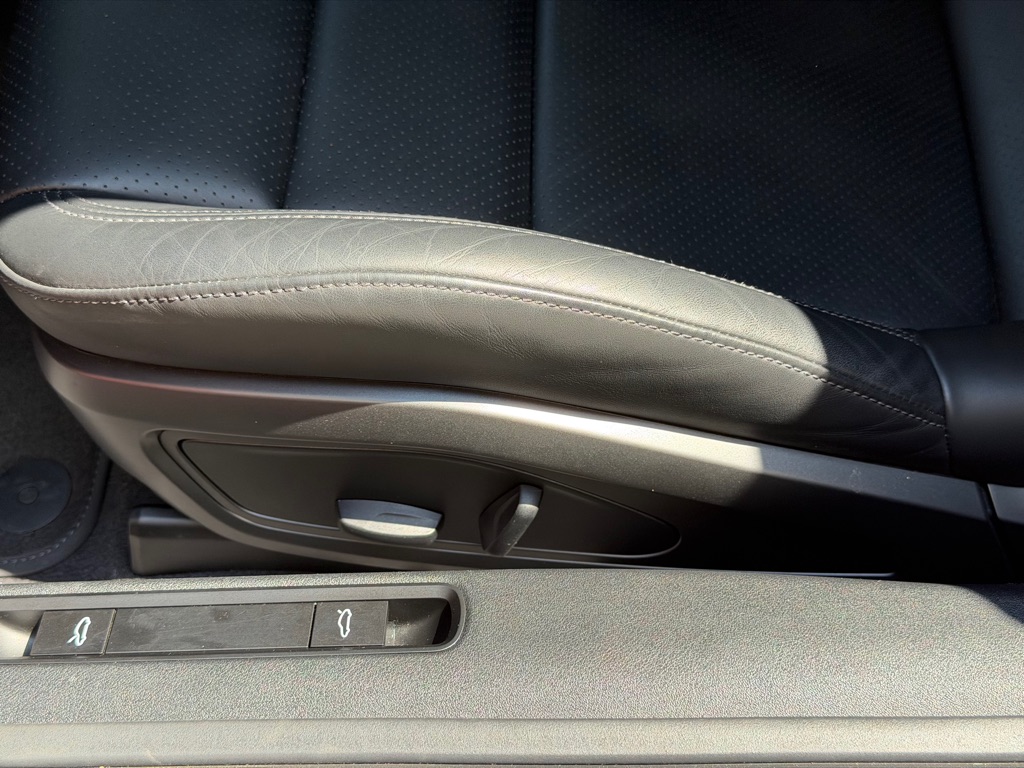 Photo 27 of this PORSCHE 911