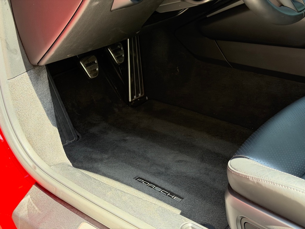 Photo 25 of this PORSCHE 911