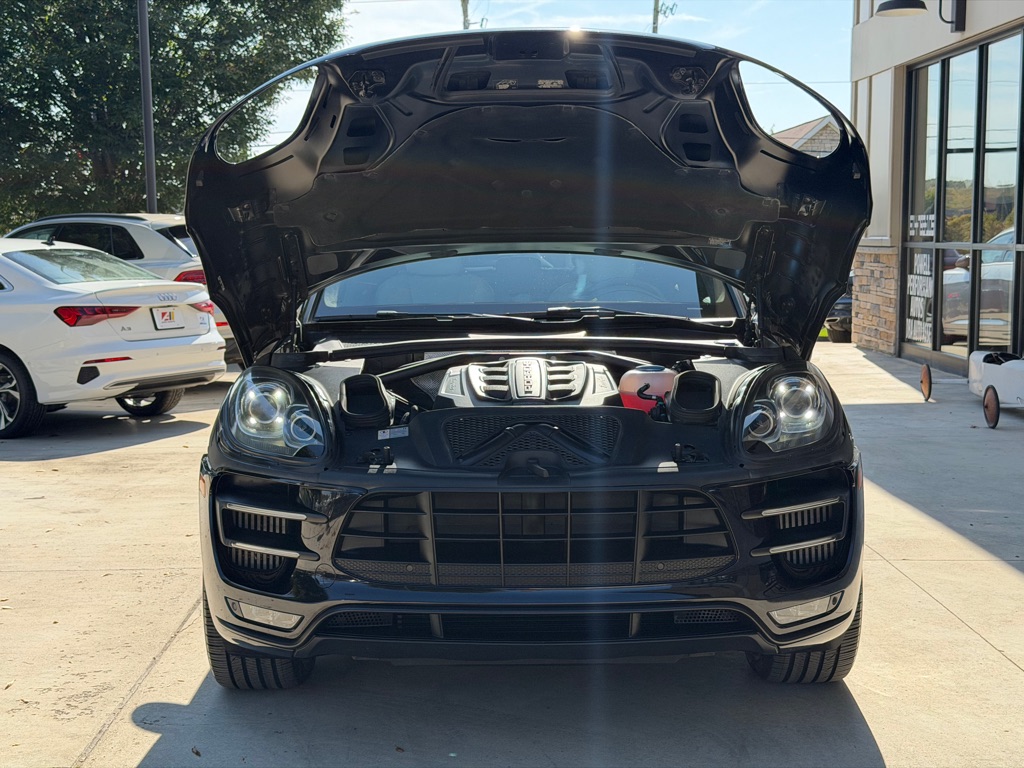 Photo 117 of this PORSCHE MACAN TURBO