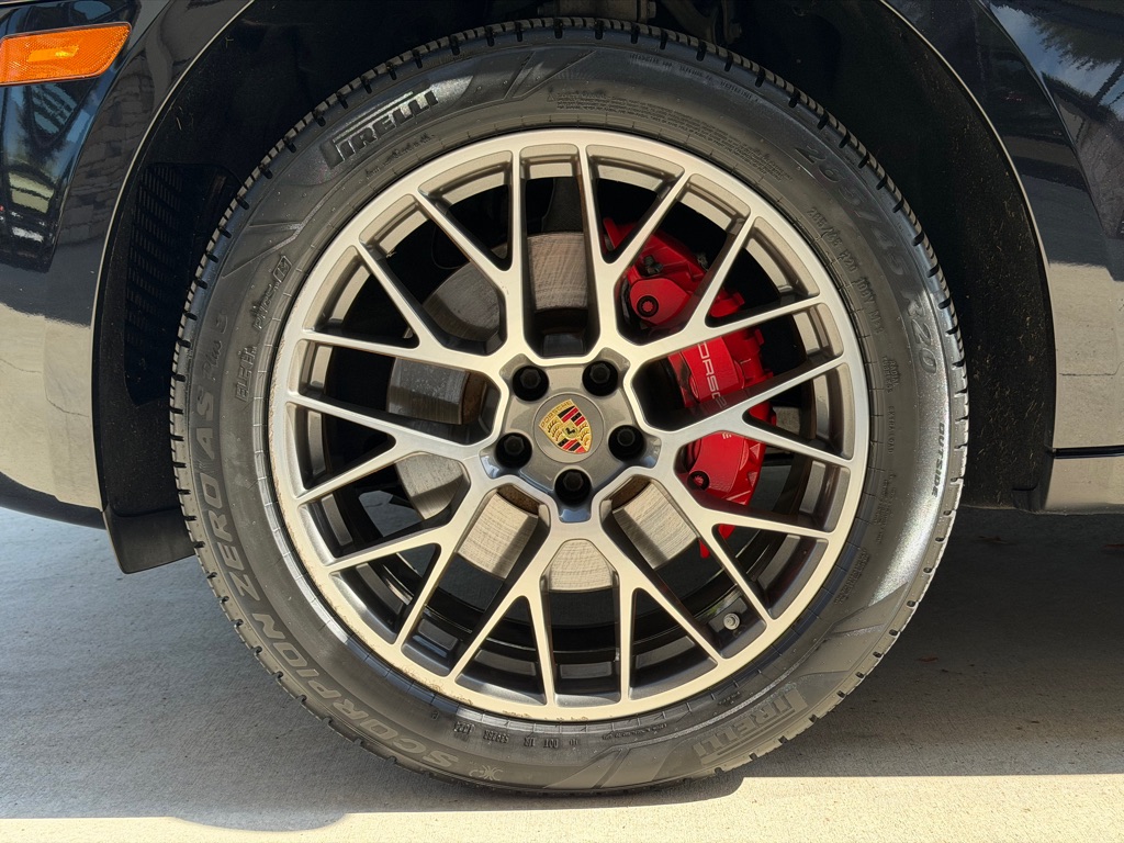Photo 18 of this PORSCHE MACAN TURBO