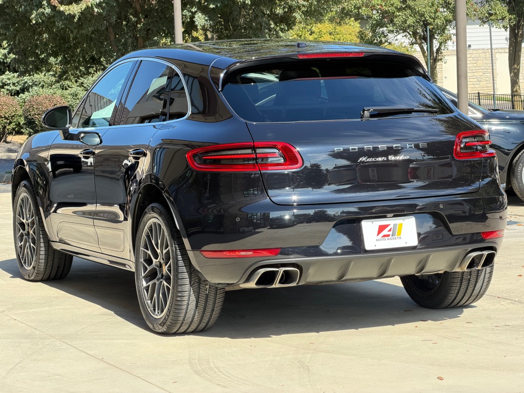 Photo 10 of this PORSCHE MACAN TURBO
