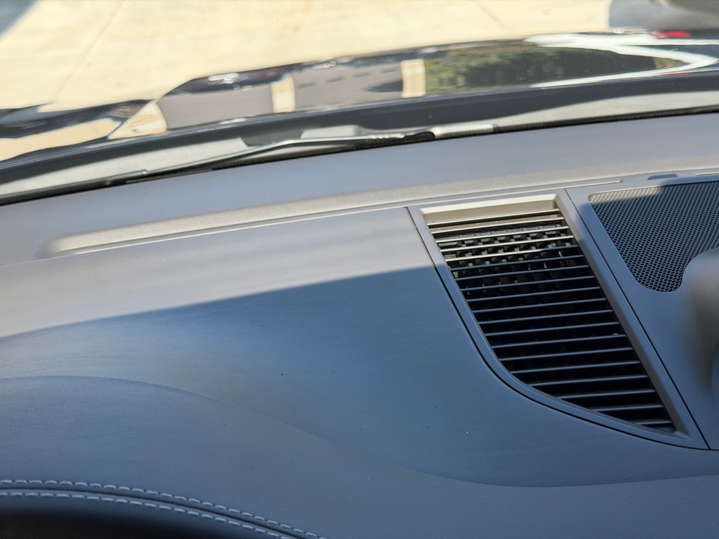 Photo 46 of this PORSCHE MACAN TURBO