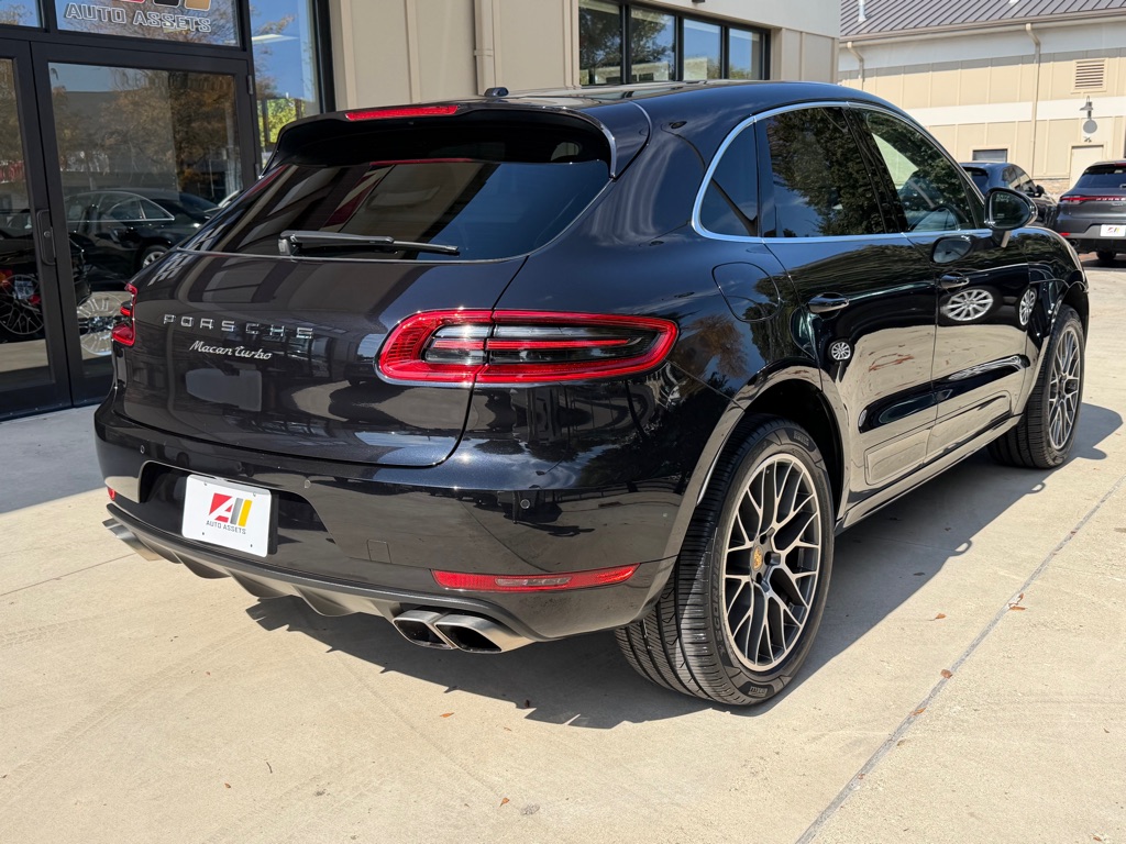 Photo 9 of this PORSCHE MACAN TURBO
