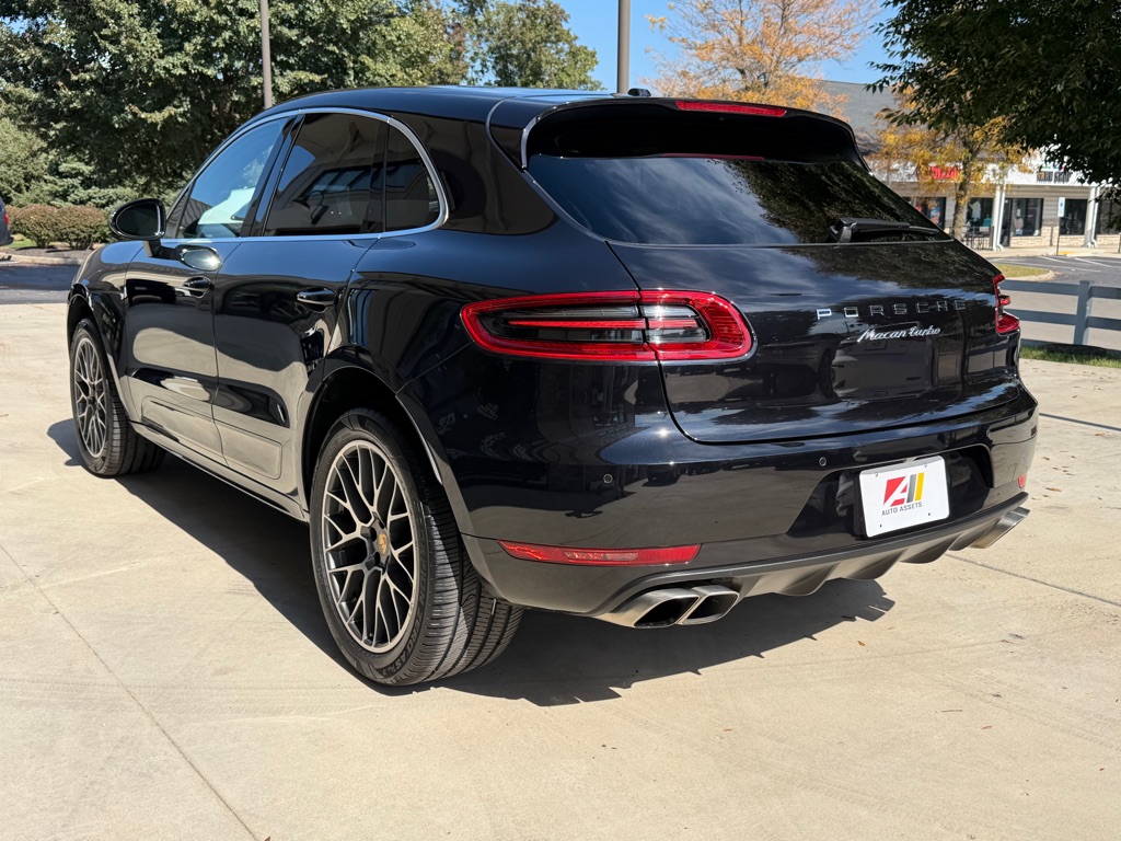 Photo 7 of this PORSCHE MACAN TURBO