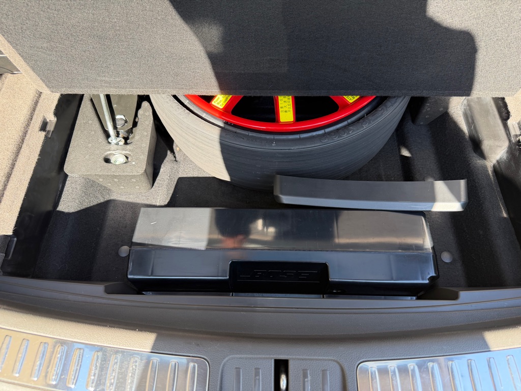 Photo 114 of this PORSCHE MACAN TURBO