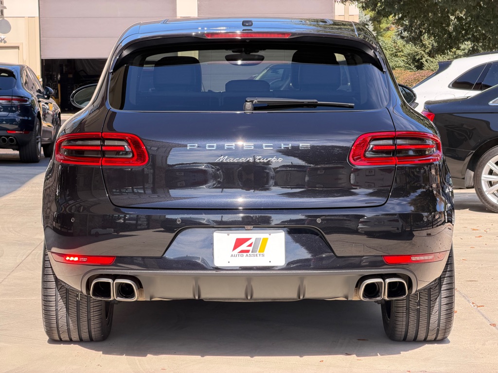 Photo 8 of this PORSCHE MACAN TURBO