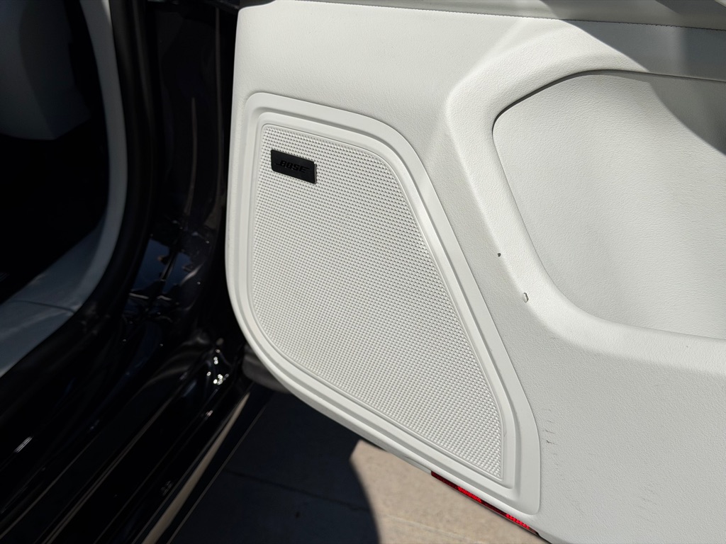 Photo 93 of this PORSCHE MACAN TURBO