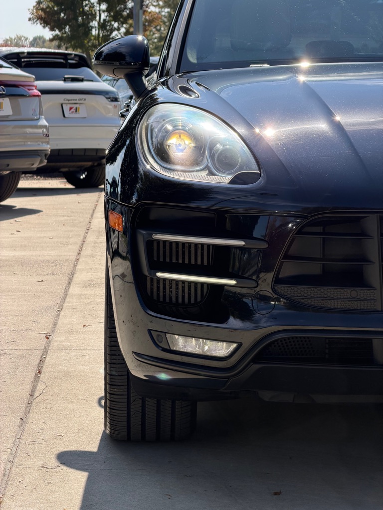Photo 12 of this PORSCHE MACAN TURBO