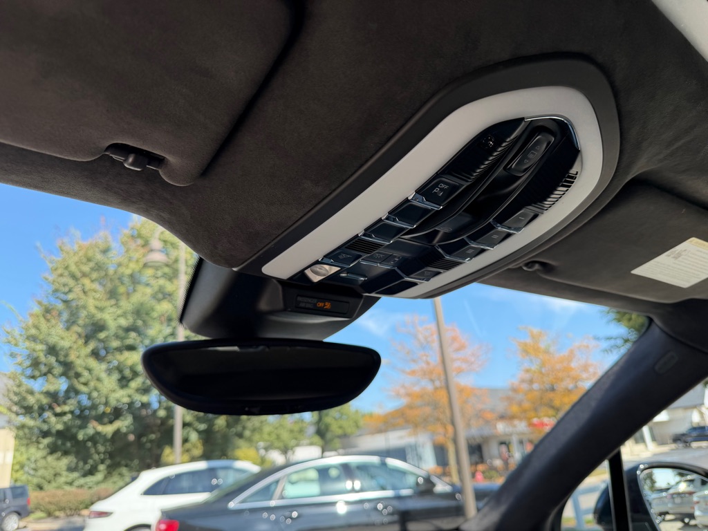 Photo 66 of this PORSCHE MACAN TURBO