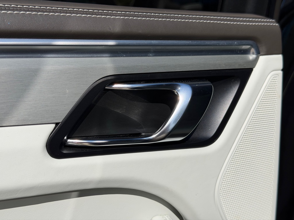 Photo 104 of this PORSCHE MACAN TURBO