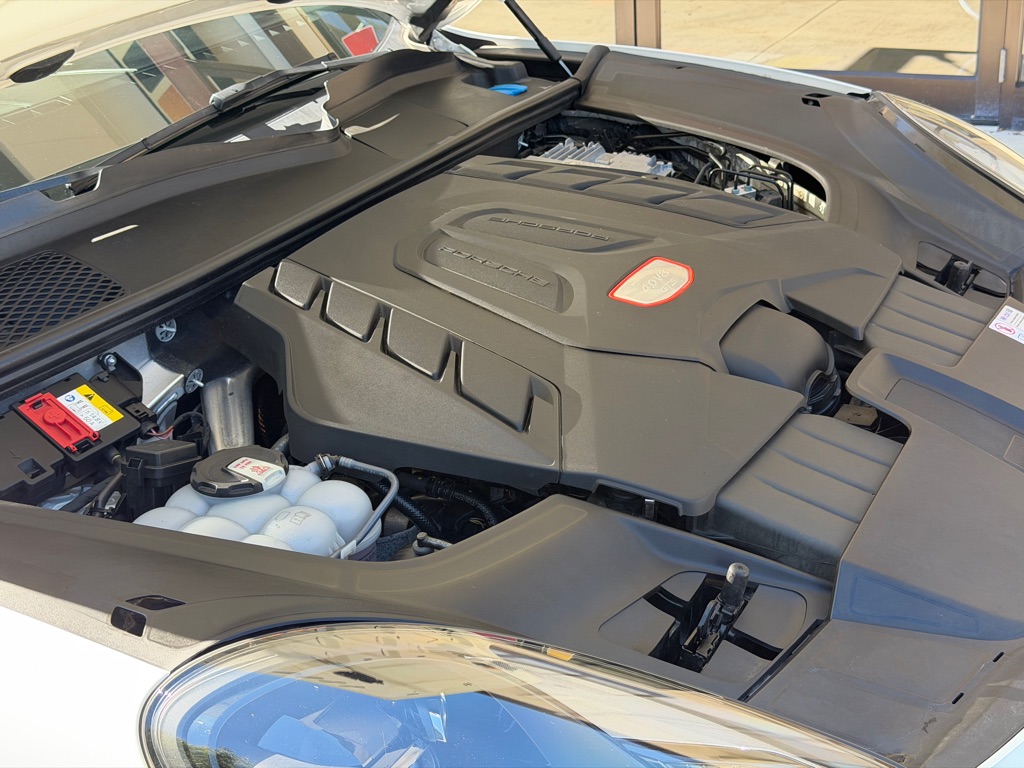 Photo 105 of this PORSCHE CAYENNE GTS