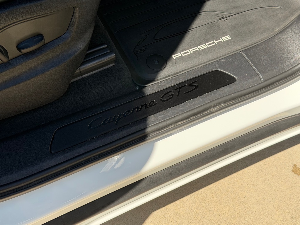 Photo 63 of this PORSCHE CAYENNE GTS